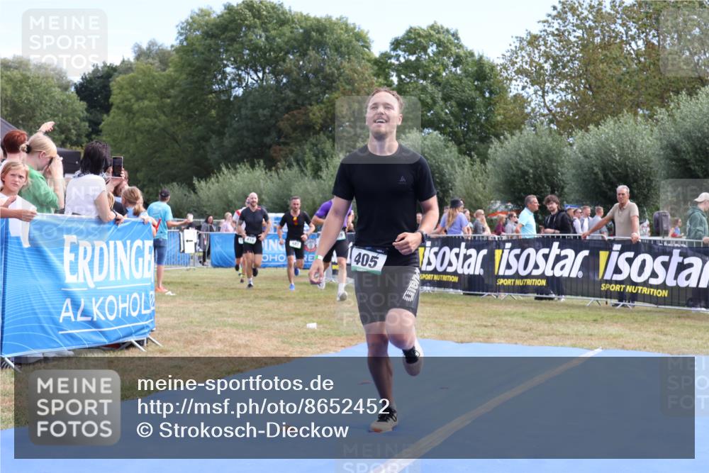 31.08.2025 - Elbe Triathlon Hamburg Strokosch-Dieckow http://msf.ph/oto/8652452 31.08.2025 11:12:15 Ziel 405, 416, 482, 653, 989, 1064, 1129 meine-sportfotos.de