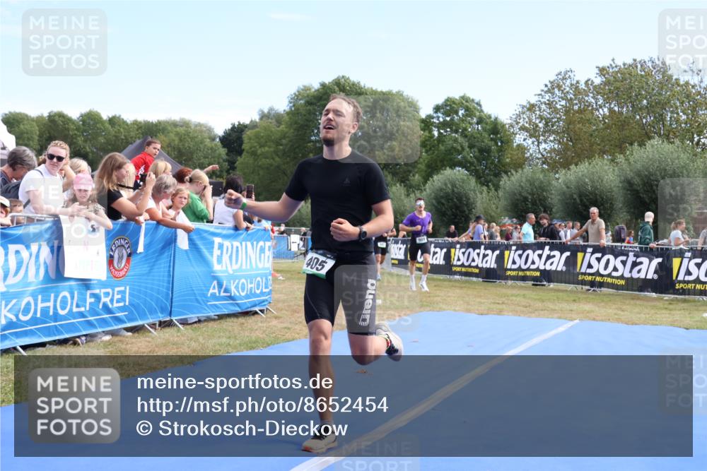 31.08.2025 - Elbe Triathlon Hamburg Strokosch-Dieckow http://msf.ph/oto/8652454 31.08.2025 11:12:15 Ziel 405, 416, 482, 653, 989, 1064, 1129 meine-sportfotos.de