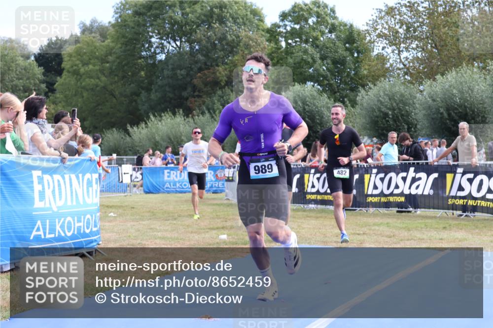 31.08.2025 - Elbe Triathlon Hamburg Strokosch-Dieckow http://msf.ph/oto/8652459 31.08.2025 11:12:18 Ziel 405, 416, 482, 653, 984, 989, 1064, 1129 meine-sportfotos.de