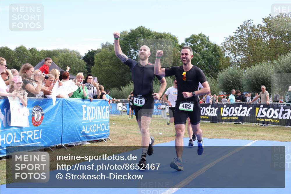 31.08.2025 - Elbe Triathlon Hamburg Strokosch-Dieckow http://msf.ph/oto/8652467 31.08.2025 11:12:20 Ziel 405, 416, 482, 653, 984, 989, 1064, 1129 meine-sportfotos.de