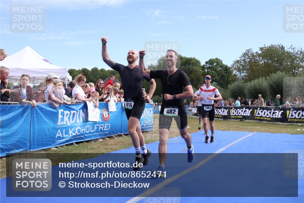 31.08.2025 - Elbe Triathlon Hamburg Strokosch-Dieckow http://msf.ph/oto/8652471 31.08.2025 11:12:21 Ziel 416, 482, 653, 984, 989, 1064, 1129 meine-sportfotos.de
