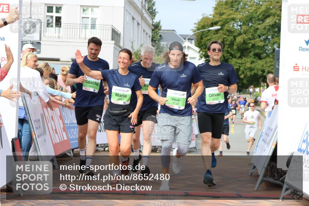 31.08.2025 - 21. Blankeneser Heldenlauf Strokosch-Dieckow http://msf.ph/oto/8652480 31.08.2025 11:09:57 Ziel 3729, 3496, 3732, 3443, 3440, 3441, 3442 meine-sportfotos.de