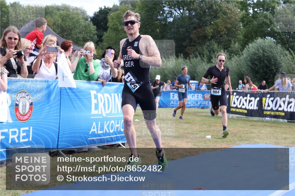 31.08.2025 - Elbe Triathlon Hamburg Strokosch-Dieckow http://msf.ph/oto/8652482 31.08.2025 11:12:25 Ziel 304, 416, 482, 653, 984, 1064, 1129 meine-sportfotos.de