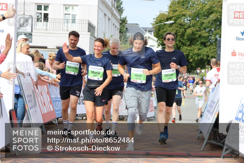 31.08.2025 - 21. Blankeneser Heldenlauf Strokosch-Dieckow http://msf.ph/oto/8652484 31.08.2025 11:09:57 Ziel 3729, 3496, 3732, 3443, 3440, 3441, 3442 meine-sportfotos.de