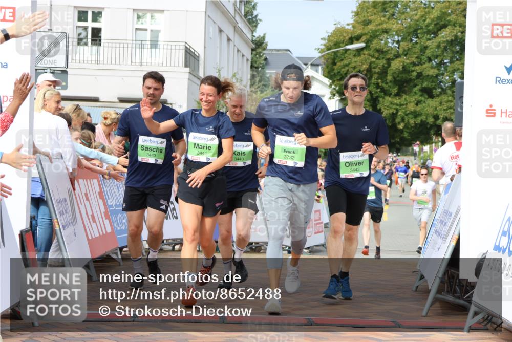 31.08.2025 - 21. Blankeneser Heldenlauf Strokosch-Dieckow http://msf.ph/oto/8652488 31.08.2025 11:09:56 Ziel 3496, 3175, 3732, 3443, 3440, 3441, 3442 meine-sportfotos.de