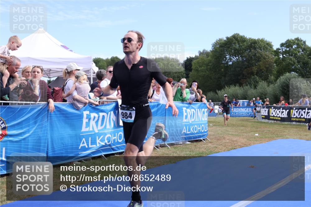 31.08.2025 - Elbe Triathlon Hamburg Strokosch-Dieckow http://msf.ph/oto/8652489 31.08.2025 11:12:27 Ziel 304, 653, 984, 1064, 1129 meine-sportfotos.de