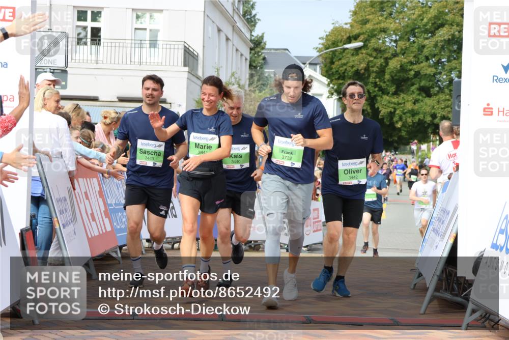 31.08.2025 - 21. Blankeneser Heldenlauf Strokosch-Dieckow http://msf.ph/oto/8652492 31.08.2025 11:09:56 Ziel 3496, 3175, 3732, 3443, 3440, 3441, 3442 meine-sportfotos.de