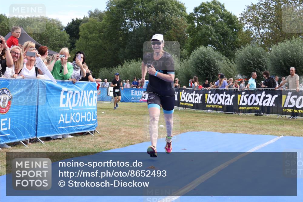 31.08.2025 - Elbe Triathlon Hamburg Strokosch-Dieckow http://msf.ph/oto/8652493 31.08.2025 11:12:32 Ziel 304, 691, 939, 1076 meine-sportfotos.de
