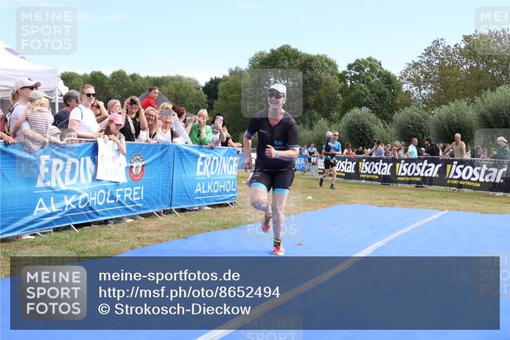 31.08.2025 - Elbe Triathlon Hamburg Strokosch-Dieckow http://msf.ph/oto/8652494 31.08.2025 11:12:32 Ziel 304, 691, 939, 1076 meine-sportfotos.de