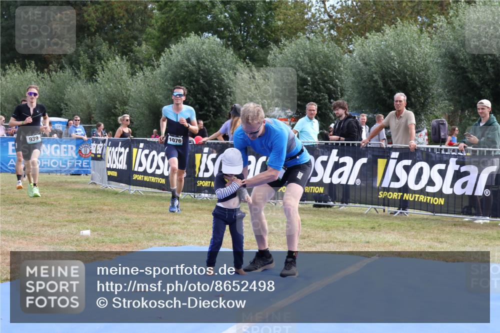 31.08.2025 - Elbe Triathlon Hamburg Strokosch-Dieckow http://msf.ph/oto/8652498 31.08.2025 11:12:36 Ziel 304, 575, 691, 939, 1076 meine-sportfotos.de