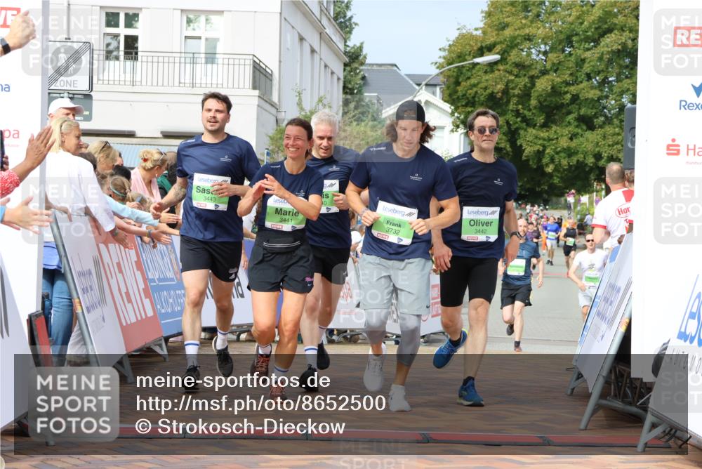 31.08.2025 - 21. Blankeneser Heldenlauf Strokosch-Dieckow http://msf.ph/oto/8652500 31.08.2025 11:09:56 Ziel 3496, 3175, 3732, 3443, 3440, 3441, 3442 meine-sportfotos.de