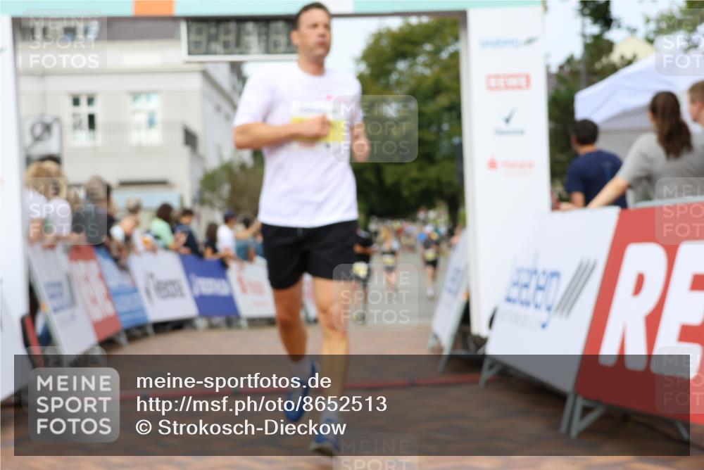 31.08.2025 - 21. Blankeneser Heldenlauf Strokosch-Dieckow http://msf.ph/oto/8652513 31.08.2025 10:28:07 Ziel 2112, 2348, 2068, 2067, 2741, 2659, 2261 meine-sportfotos.de
