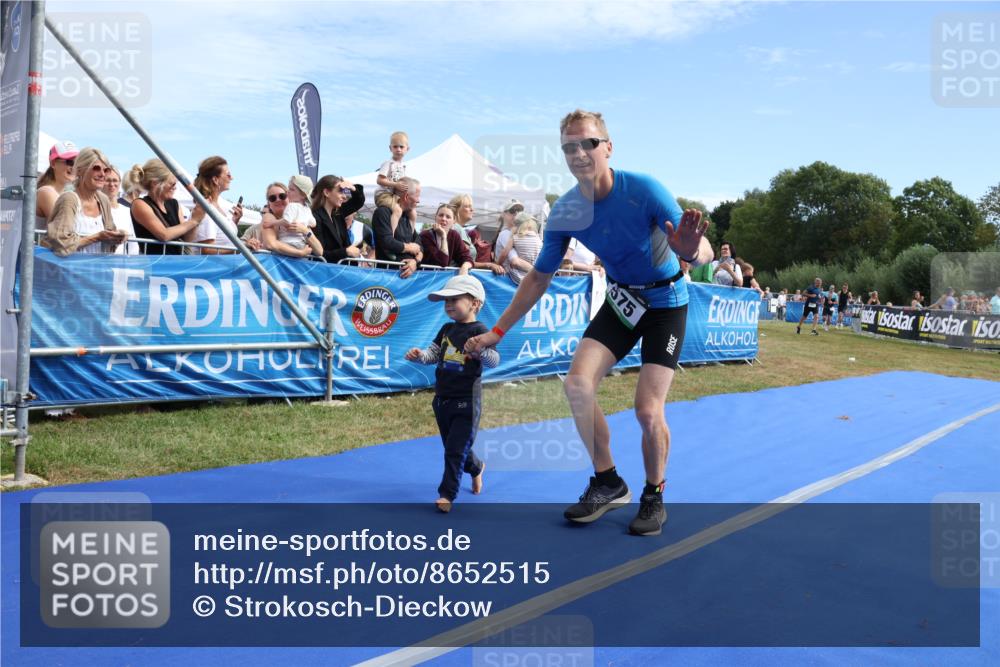 31.08.2025 - Elbe Triathlon Hamburg Strokosch-Dieckow http://msf.ph/oto/8652515 31.08.2025 11:12:43 Ziel 550, 575, 691, 939, 1034, 1076 meine-sportfotos.de