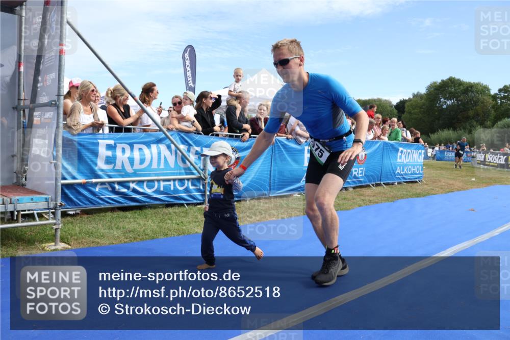 31.08.2025 - Elbe Triathlon Hamburg Strokosch-Dieckow http://msf.ph/oto/8652518 31.08.2025 11:12:43 Ziel 550, 575, 691, 939, 1034, 1076 meine-sportfotos.de