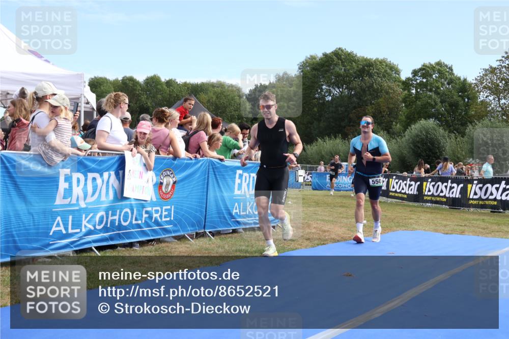 31.08.2025 - Elbe Triathlon Hamburg Strokosch-Dieckow http://msf.ph/oto/8652521 31.08.2025 11:12:50 Ziel 550, 1024, 1034, 1056 meine-sportfotos.de