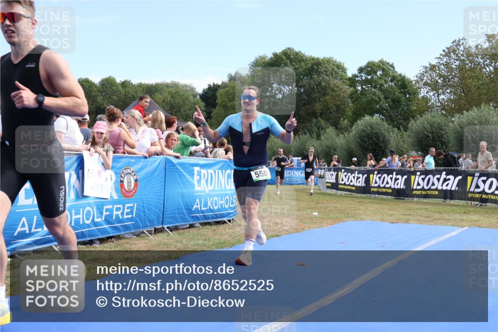 31.08.2025 - Elbe Triathlon Hamburg Strokosch-Dieckow http://msf.ph/oto/8652525 31.08.2025 11:12:52 Ziel 550, 1024, 1034, 1056 meine-sportfotos.de