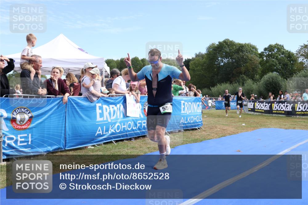 31.08.2025 - Elbe Triathlon Hamburg Strokosch-Dieckow http://msf.ph/oto/8652528 31.08.2025 11:12:52 Ziel 550, 1024, 1034, 1056 meine-sportfotos.de