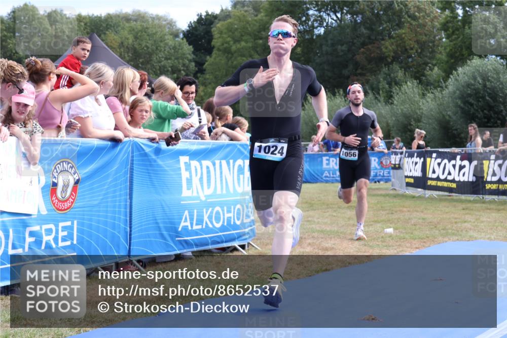 31.08.2025 - Elbe Triathlon Hamburg Strokosch-Dieckow http://msf.ph/oto/8652537 31.08.2025 11:12:55 Ziel 550, 1024, 1034, 1045, 1056 meine-sportfotos.de