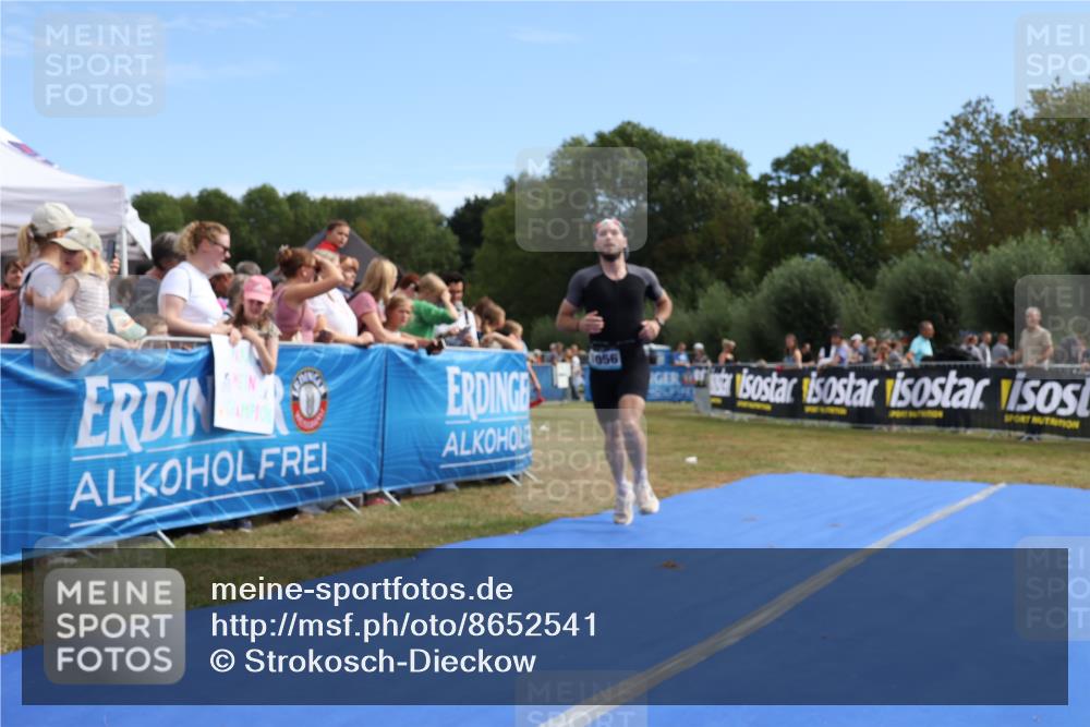 31.08.2025 - Elbe Triathlon Hamburg Strokosch-Dieckow http://msf.ph/oto/8652541 31.08.2025 11:12:56 Ziel 550, 1024, 1034, 1045, 1056 meine-sportfotos.de