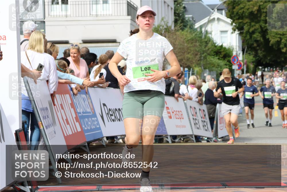 31.08.2025 - 21. Blankeneser Heldenlauf Strokosch-Dieckow http://msf.ph/oto/8652542 31.08.2025 11:09:48 Ziel 3496, 3230, 3175 meine-sportfotos.de