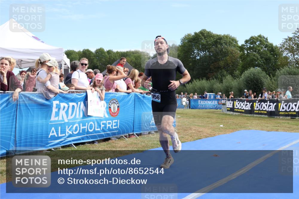 31.08.2025 - Elbe Triathlon Hamburg Strokosch-Dieckow http://msf.ph/oto/8652544 31.08.2025 11:12:57 Ziel 550, 1024, 1045, 1056, 1101 meine-sportfotos.de
