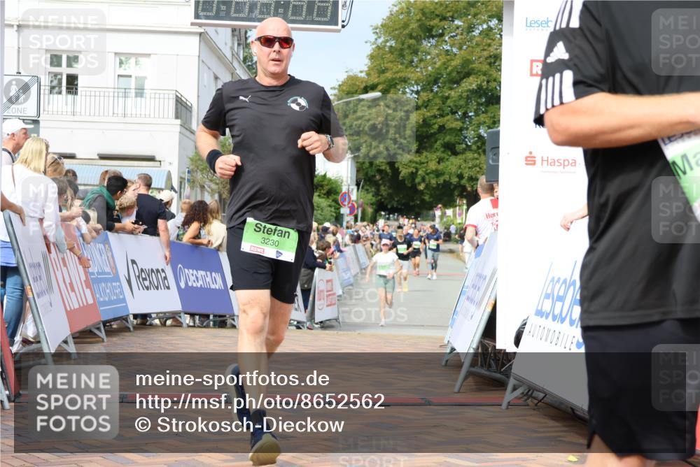 31.08.2025 - 21. Blankeneser Heldenlauf Strokosch-Dieckow http://msf.ph/oto/8652562 31.08.2025 11:09:42 Ziel 3057, 3605, 3084, 3230 meine-sportfotos.de
