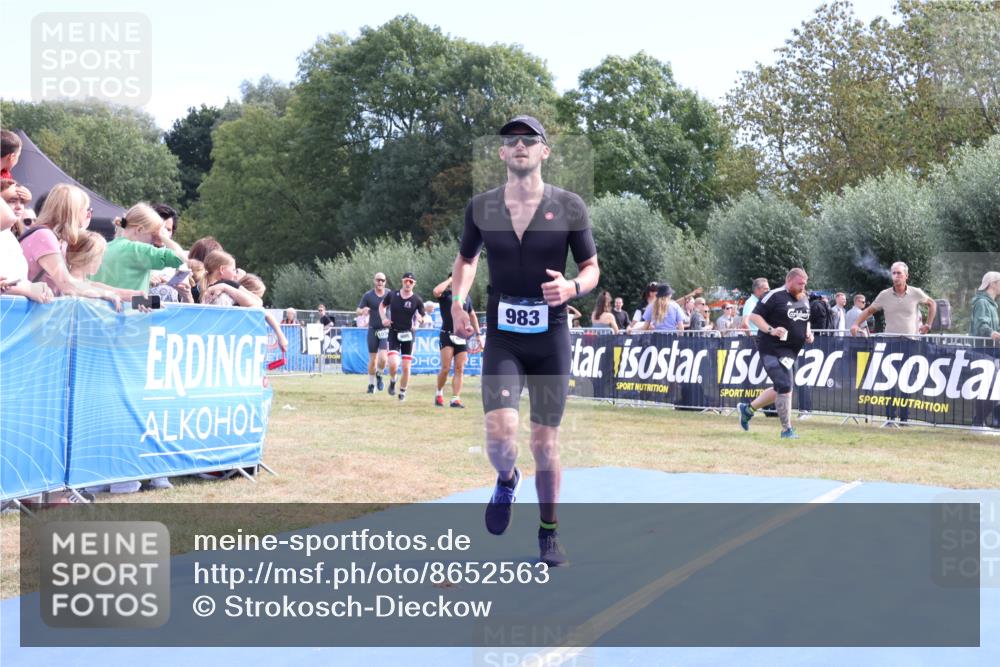 31.08.2025 - Elbe Triathlon Hamburg Strokosch-Dieckow http://msf.ph/oto/8652563 31.08.2025 11:13:08 Ziel 983, 986, 1036, 1045, 1101 meine-sportfotos.de