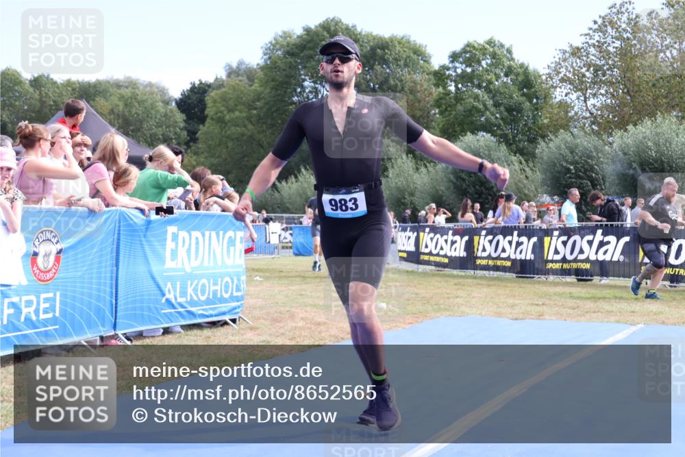 31.08.2025 - Elbe Triathlon Hamburg Strokosch-Dieckow http://msf.ph/oto/8652565 31.08.2025 11:13:08 Ziel 983, 986, 1036, 1045, 1101 meine-sportfotos.de