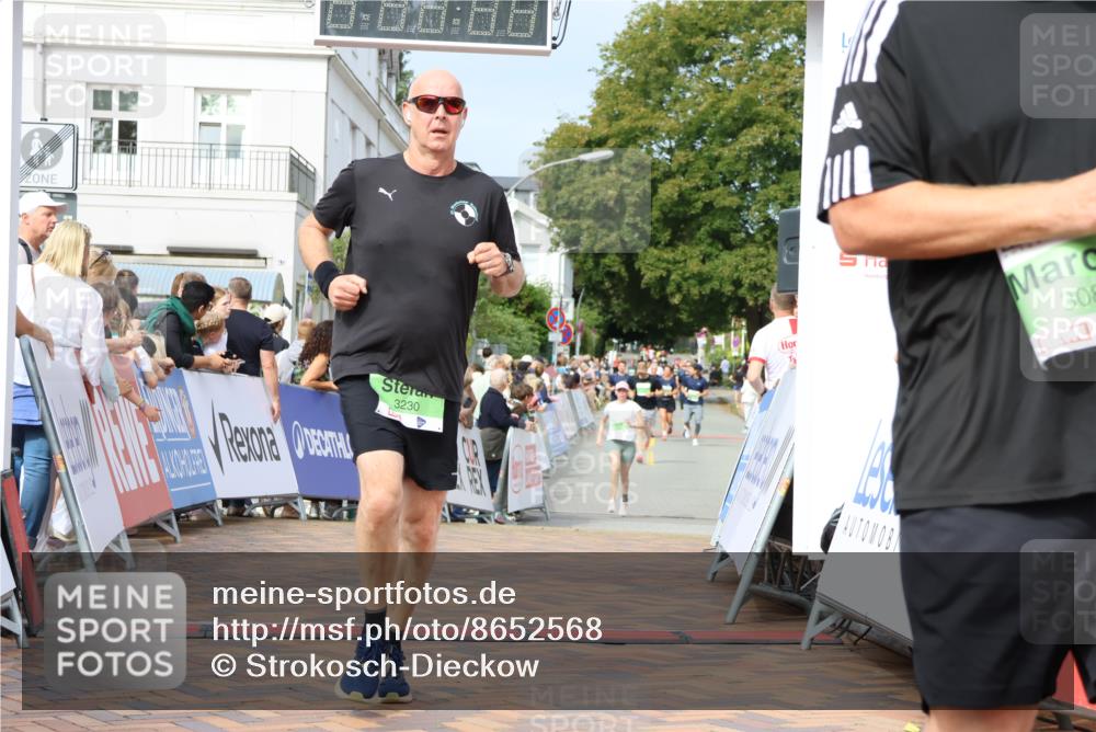 31.08.2025 - 21. Blankeneser Heldenlauf Strokosch-Dieckow http://msf.ph/oto/8652568 31.08.2025 11:09:42 Ziel 3057, 3605, 3084, 3230 meine-sportfotos.de