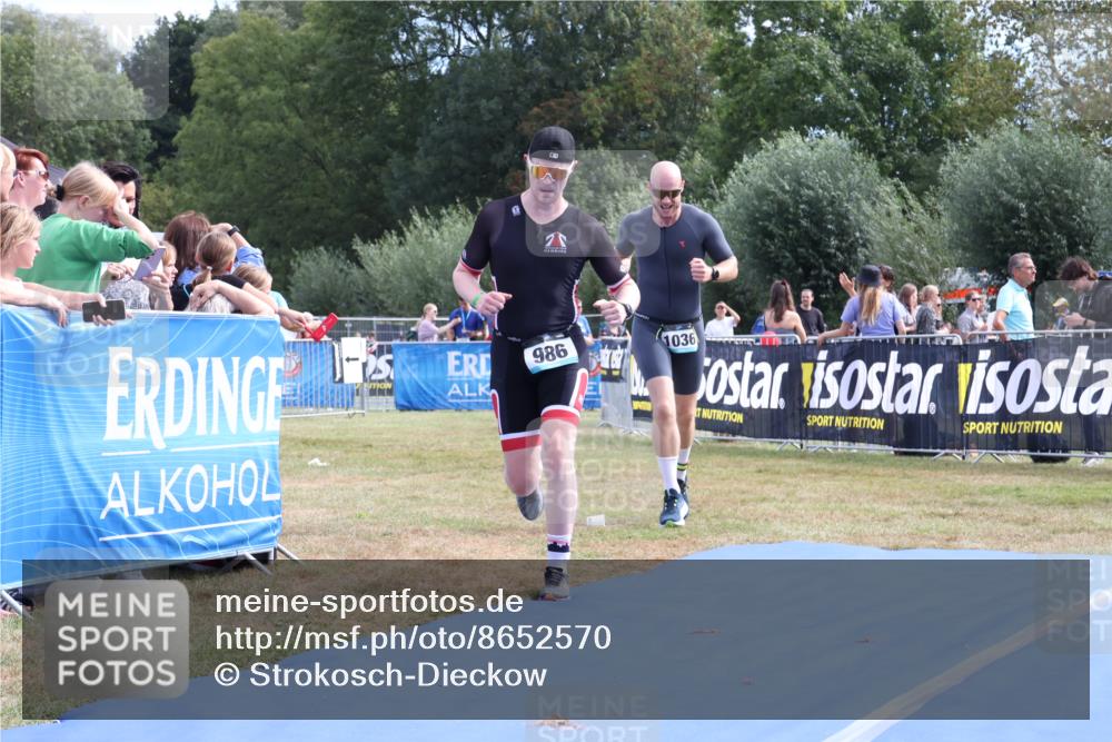 31.08.2025 - Elbe Triathlon Hamburg Strokosch-Dieckow http://msf.ph/oto/8652570 31.08.2025 11:13:12 Ziel 983, 986, 1036 meine-sportfotos.de