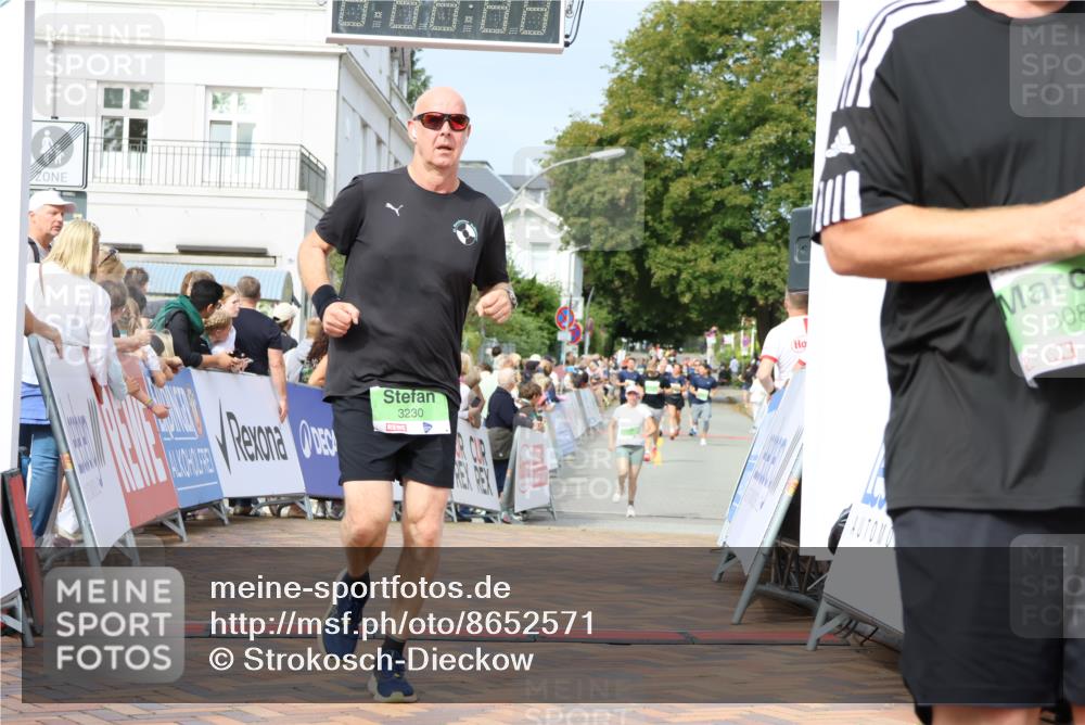 31.08.2025 - 21. Blankeneser Heldenlauf Strokosch-Dieckow http://msf.ph/oto/8652571 31.08.2025 11:09:42 Ziel 3057, 3605, 3084, 3230 meine-sportfotos.de