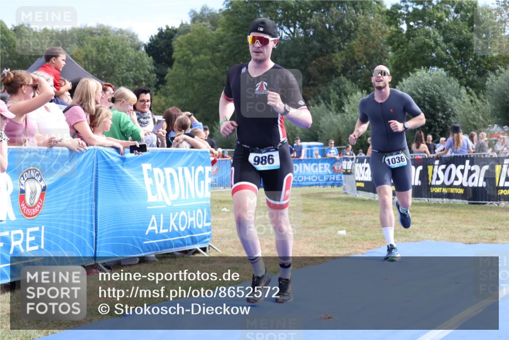 31.08.2025 - Elbe Triathlon Hamburg Strokosch-Dieckow http://msf.ph/oto/8652572 31.08.2025 11:13:13 Ziel 983, 986, 1036 meine-sportfotos.de