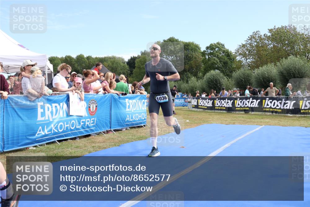 31.08.2025 - Elbe Triathlon Hamburg Strokosch-Dieckow http://msf.ph/oto/8652577 31.08.2025 11:13:15 Ziel 986, 1036 meine-sportfotos.de