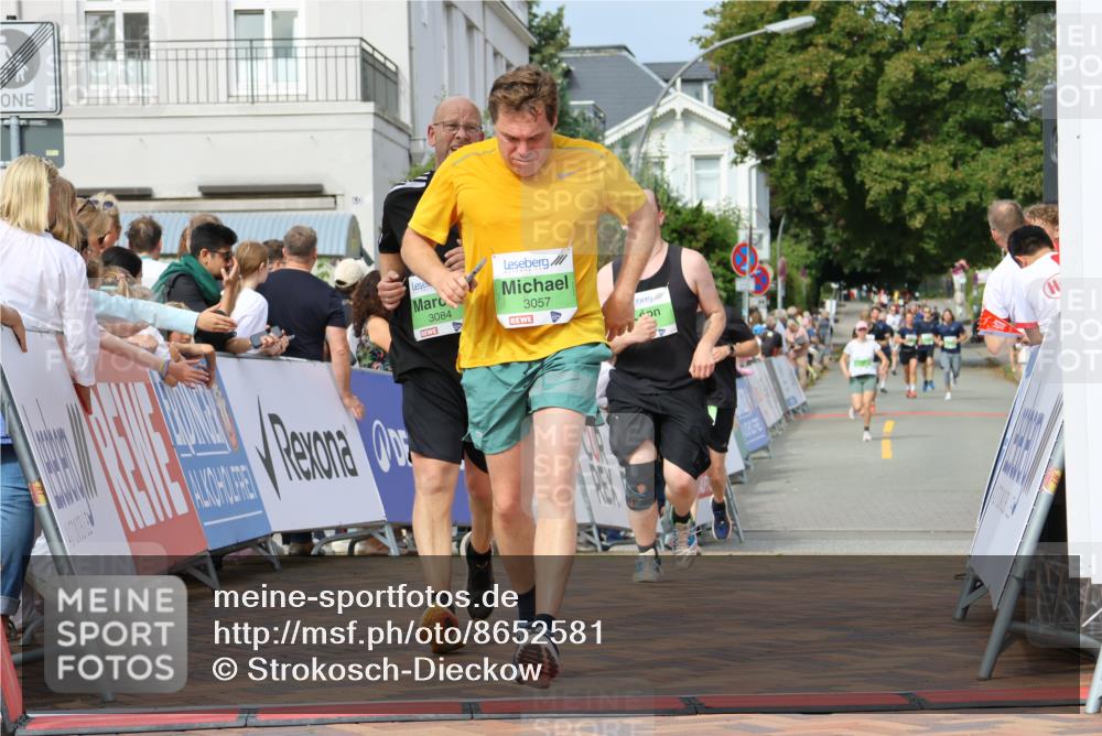 31.08.2025 - 21. Blankeneser Heldenlauf Strokosch-Dieckow http://msf.ph/oto/8652581 31.08.2025 11:09:37 Ziel 3057, 3208, 3523, 3522, 3605, 3084, 3230 meine-sportfotos.de