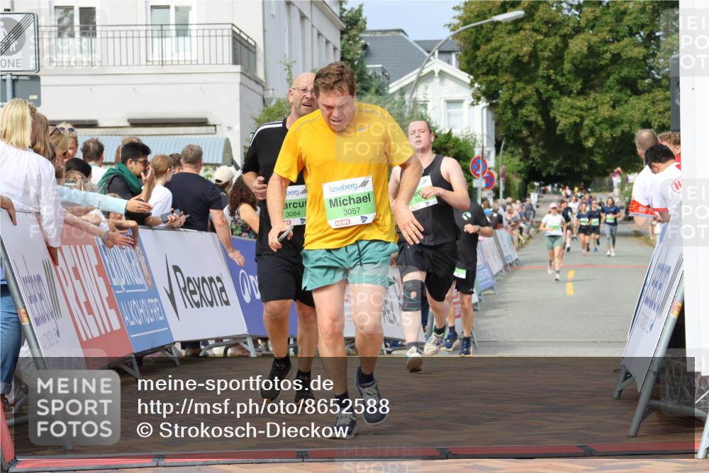 31.08.2025 - 21. Blankeneser Heldenlauf Strokosch-Dieckow http://msf.ph/oto/8652588 31.08.2025 11:09:37 Ziel 3057, 3208, 3523, 3522, 3605, 3084, 3230 meine-sportfotos.de