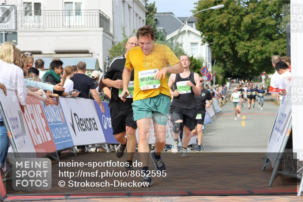 31.08.2025 - 21. Blankeneser Heldenlauf Strokosch-Dieckow http://msf.ph/oto/8652595 31.08.2025 11:09:37 Ziel 3057, 3208, 3523, 3522, 3605, 3084, 3230 meine-sportfotos.de