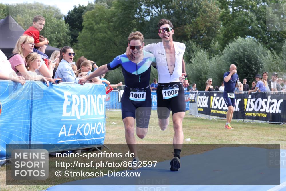31.08.2025 - Elbe Triathlon Hamburg Strokosch-Dieckow http://msf.ph/oto/8652597 31.08.2025 11:13:31 Ziel 608, 998, 1000, 1001, 1085 meine-sportfotos.de