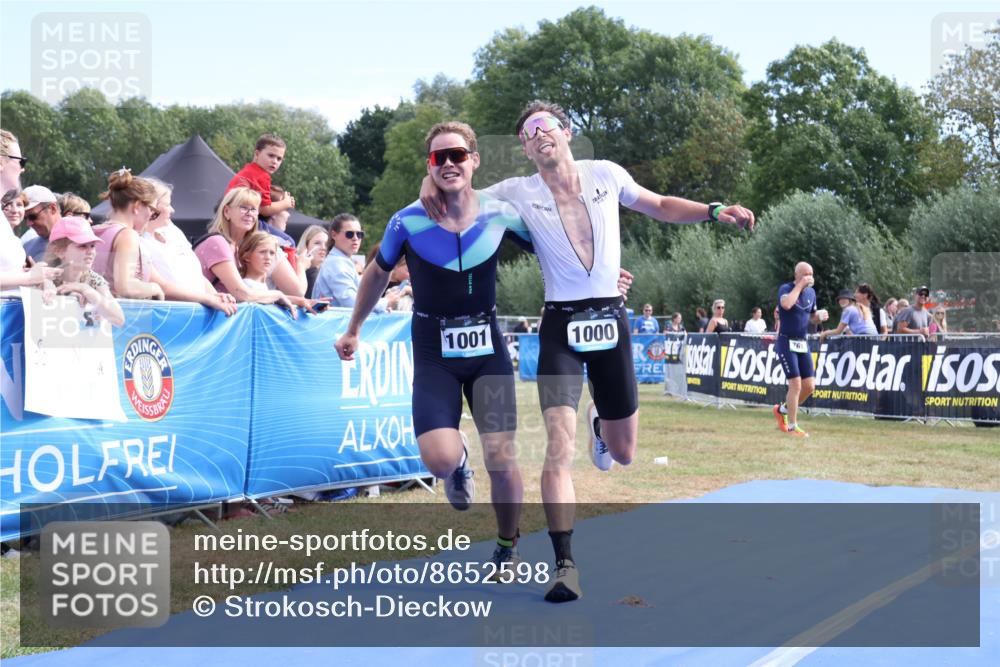 31.08.2025 - Elbe Triathlon Hamburg Strokosch-Dieckow http://msf.ph/oto/8652598 31.08.2025 11:13:31 Ziel 608, 998, 1000, 1001, 1085 meine-sportfotos.de