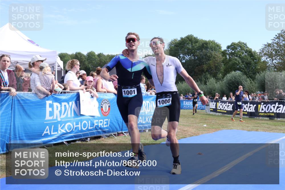 31.08.2025 - Elbe Triathlon Hamburg Strokosch-Dieckow http://msf.ph/oto/8652600 31.08.2025 11:13:31 Ziel 608, 998, 1000, 1001, 1085 meine-sportfotos.de
