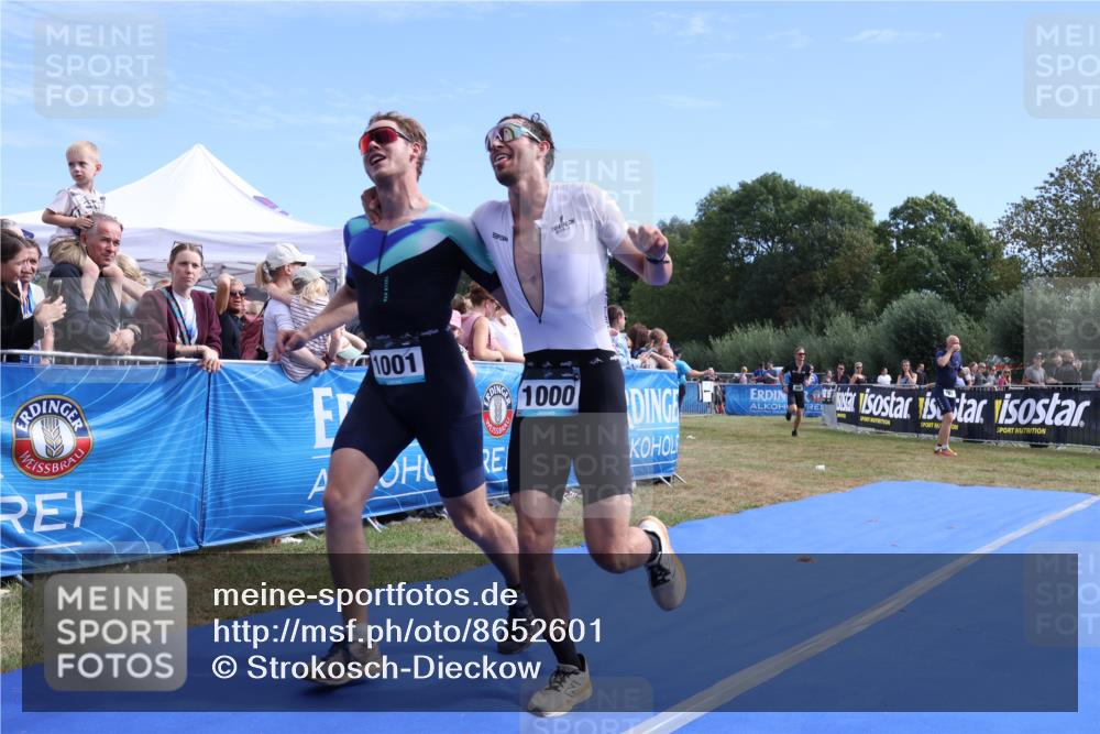 31.08.2025 - Elbe Triathlon Hamburg Strokosch-Dieckow http://msf.ph/oto/8652601 31.08.2025 11:13:32 Ziel 608, 998, 1000, 1001, 1085 meine-sportfotos.de