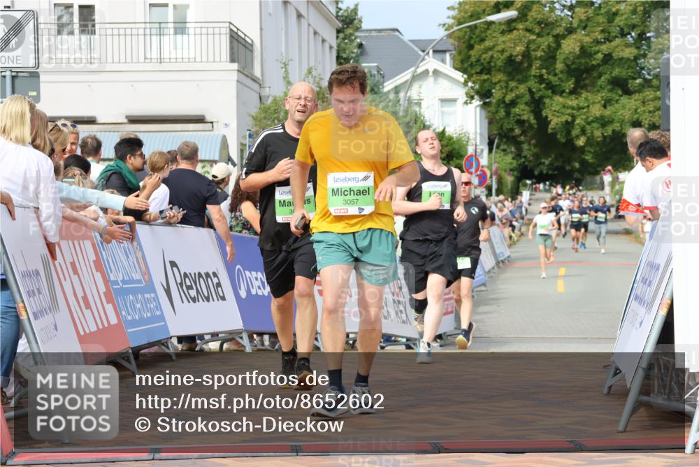 31.08.2025 - 21. Blankeneser Heldenlauf Strokosch-Dieckow http://msf.ph/oto/8652602 31.08.2025 11:09:36 Ziel 3057, 3208, 3523, 3522, 3605, 3084 meine-sportfotos.de
