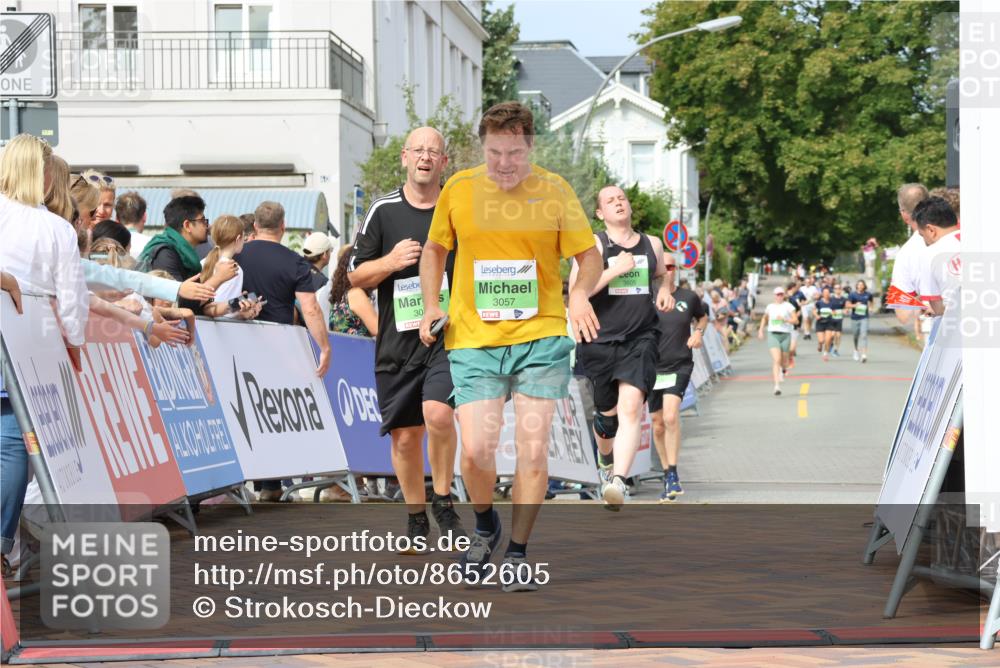 31.08.2025 - 21. Blankeneser Heldenlauf Strokosch-Dieckow http://msf.ph/oto/8652605 31.08.2025 11:09:36 Ziel 3057, 3208, 3523, 3522, 3605, 3084 meine-sportfotos.de
