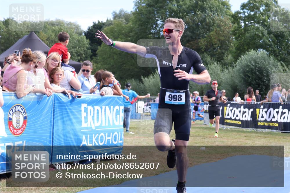 31.08.2025 - Elbe Triathlon Hamburg Strokosch-Dieckow http://msf.ph/oto/8652607 31.08.2025 11:13:36 Ziel 998, 1001, 1085 meine-sportfotos.de