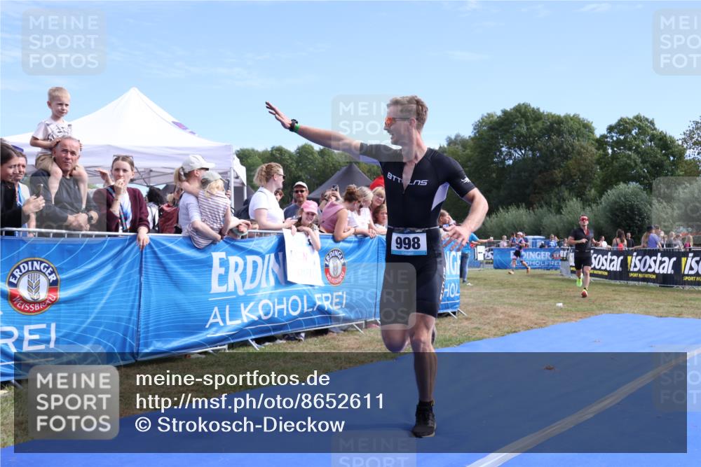 31.08.2025 - Elbe Triathlon Hamburg Strokosch-Dieckow http://msf.ph/oto/8652611 31.08.2025 11:13:37 Ziel 998, 1085 meine-sportfotos.de