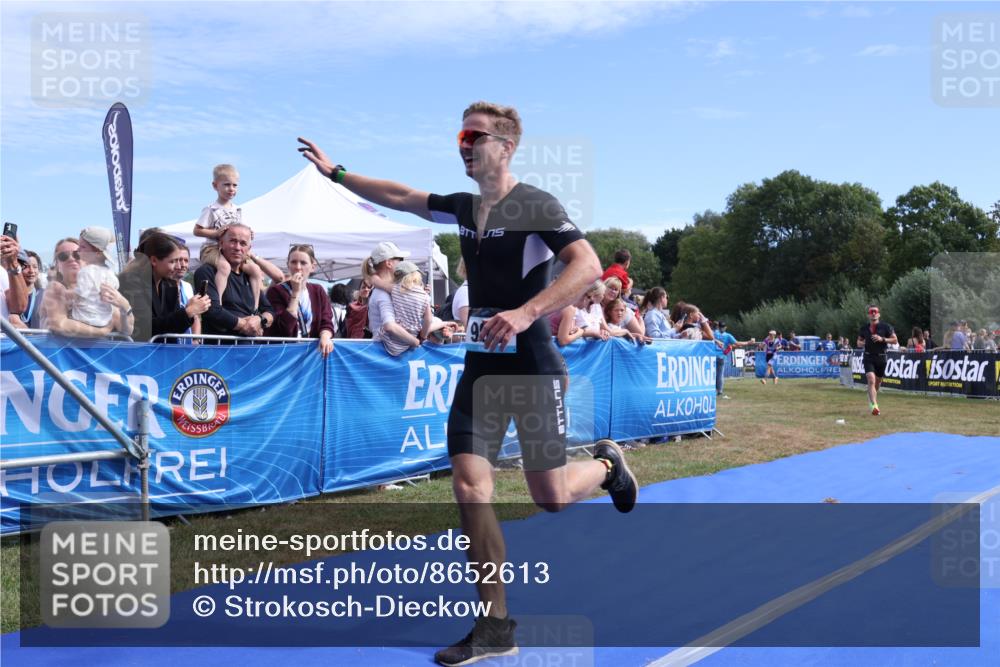 31.08.2025 - Elbe Triathlon Hamburg Strokosch-Dieckow http://msf.ph/oto/8652613 31.08.2025 11:13:37 Ziel 998, 1085 meine-sportfotos.de