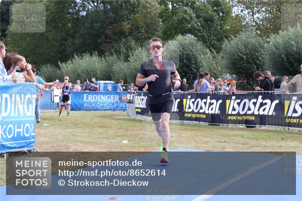 31.08.2025 - Elbe Triathlon Hamburg Strokosch-Dieckow http://msf.ph/oto/8652614 31.08.2025 11:13:39 Ziel 481, 998, 1085 meine-sportfotos.de