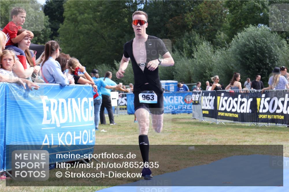31.08.2025 - Elbe Triathlon Hamburg Strokosch-Dieckow http://msf.ph/oto/8652635 31.08.2025 11:13:51 Ziel 481, 963 meine-sportfotos.de