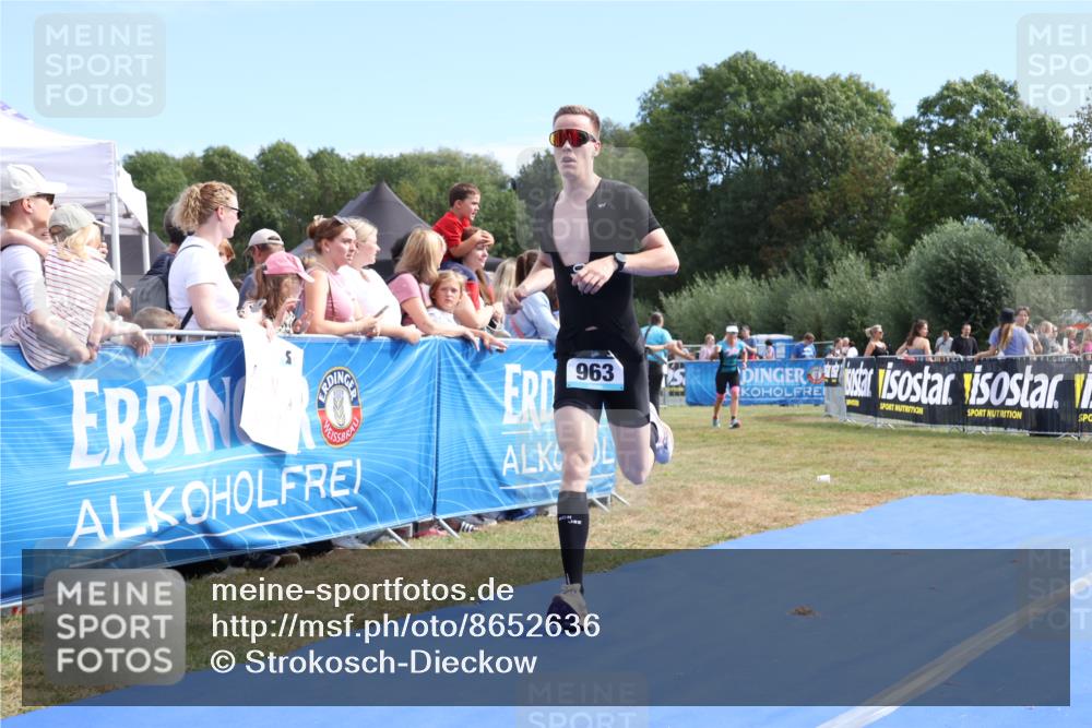 31.08.2025 - Elbe Triathlon Hamburg Strokosch-Dieckow http://msf.ph/oto/8652636 31.08.2025 11:13:51 Ziel 481, 963 meine-sportfotos.de