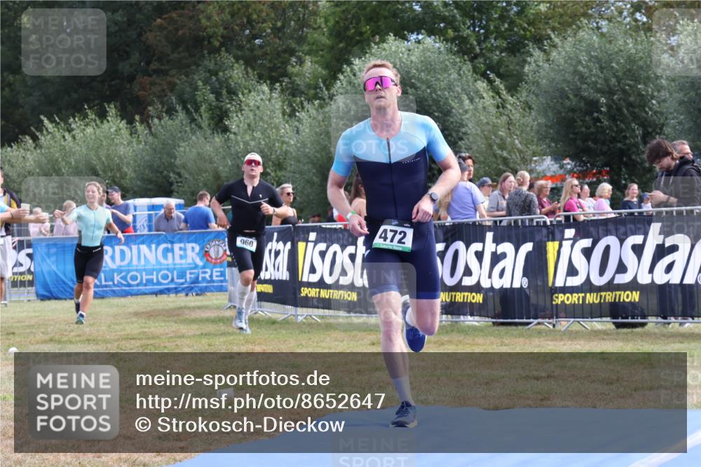 31.08.2025 - Elbe Triathlon Hamburg Strokosch-Dieckow http://msf.ph/oto/8652647 31.08.2025 11:14:04 Ziel 472, 960, 1148 meine-sportfotos.de