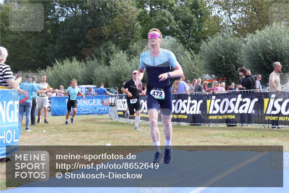 31.08.2025 - Elbe Triathlon Hamburg Strokosch-Dieckow http://msf.ph/oto/8652649 31.08.2025 11:14:05 Ziel 472, 960, 1148 meine-sportfotos.de